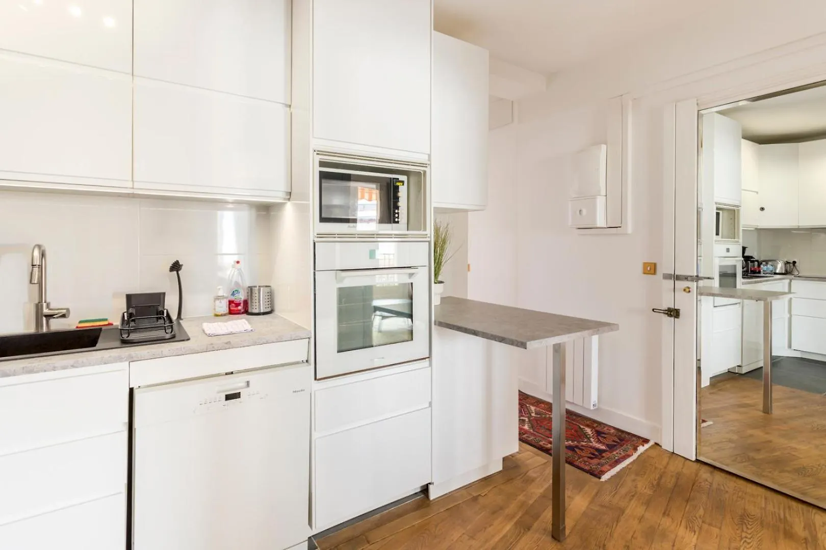 Porte Versailles 1Bdr Párizs Franciaország